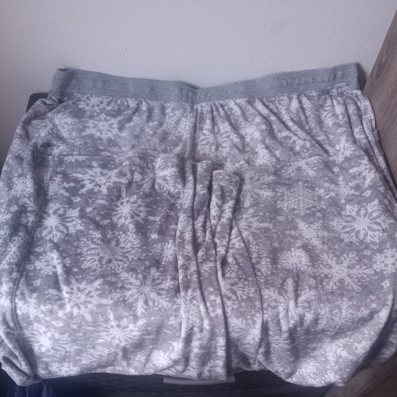 Nautica, Gray & White Snowflake Drawstring Sleep Pants - Picture 4 of 4